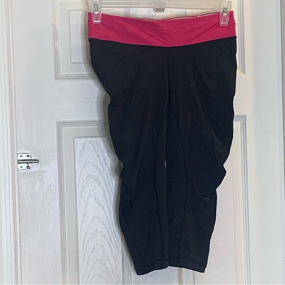 LuluLemon Athletica Ruched Capri Crop Athletic Legging Size 6 - Picture 3 of 9